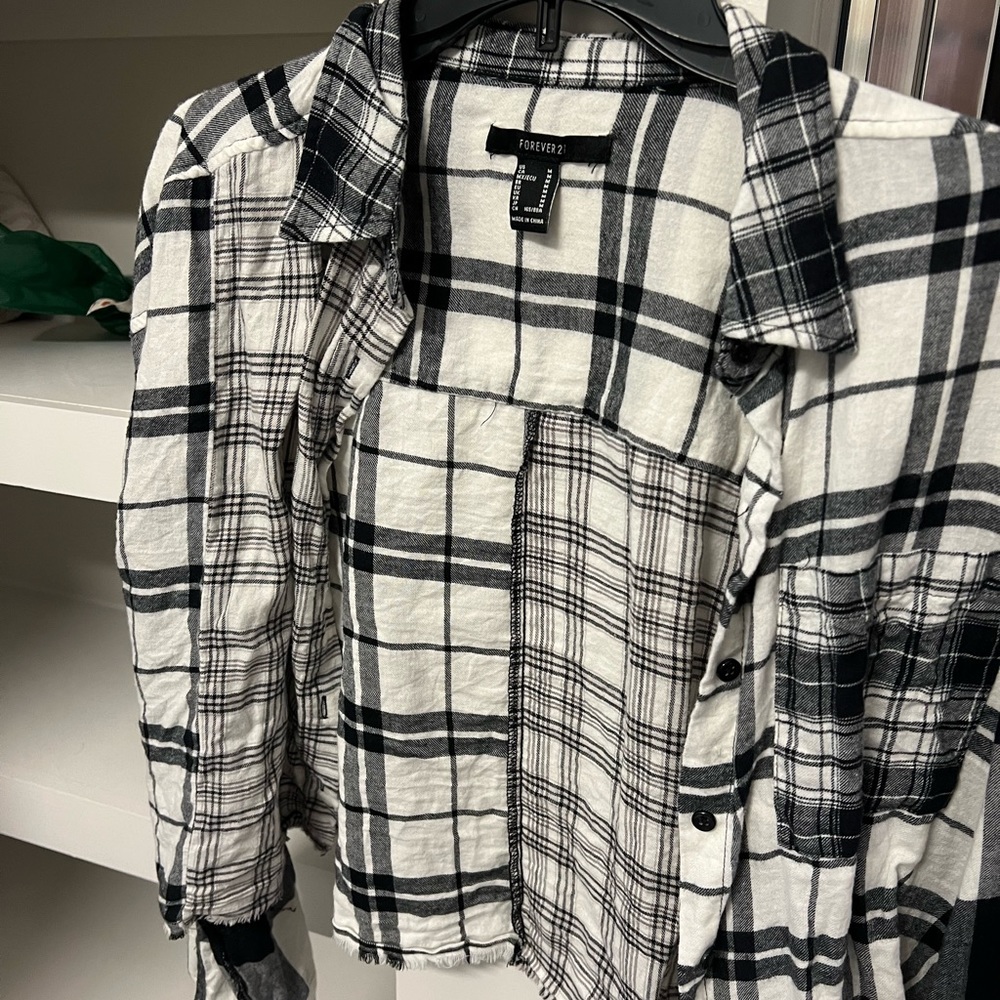 Plaid crop top // worn once no issues // M